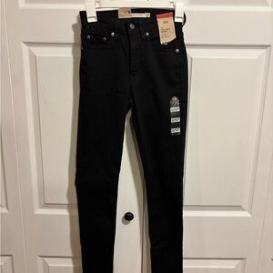 Levi's High-Rise Black Skinny Jeans